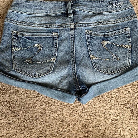 Silver Jeans Shorts, Tina Style - Picture 4 of 4